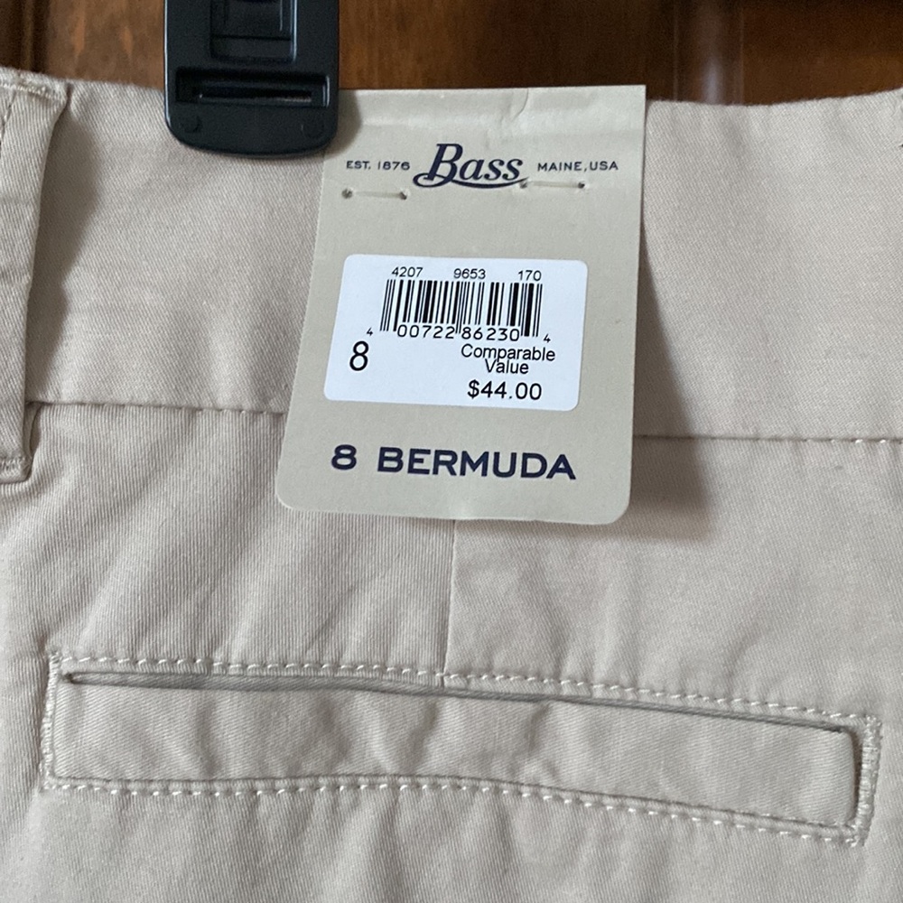 NWT women’s size 8 Bermuda Shorts. - Picture 2 of 7